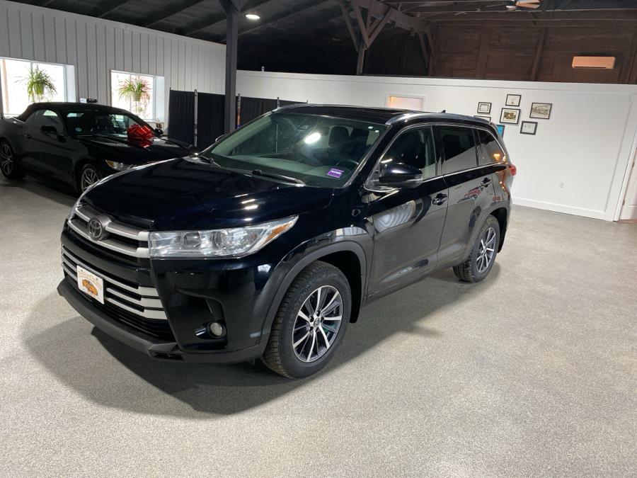 2017 Toyota Highlander XLE V6 AWD (Natl), available for sale in Pittsfield, Maine | Maine Central Motors. Pittsfield, Maine