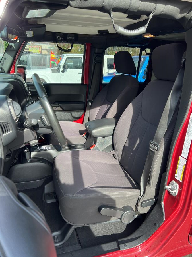 2013 Jeep Wrangler Unlimited 4WD 4dr Sport, available for sale in Branford, Connecticut | Al Mac Motors 2. Branford, Connecticut 2013 Jeep Wrangler Unlimited 4WD 4dr Sport, available for sale in Branford, Connecticut | Al Mac Motors 2. Branford, Connecticut