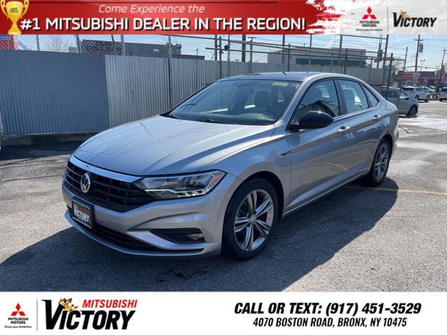 Used 2021 Volkswagen Jetta in Bronx, New York | Victory Mitsubishi and Pre-Owned Super Center. Bronx, New York
