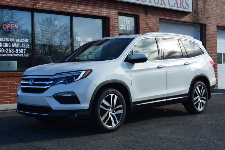 2018 Honda Pilot Touring AWD, available for sale in ENFIELD, Connecticut | Longmeadow Motor Cars. ENFIELD, Connecticut