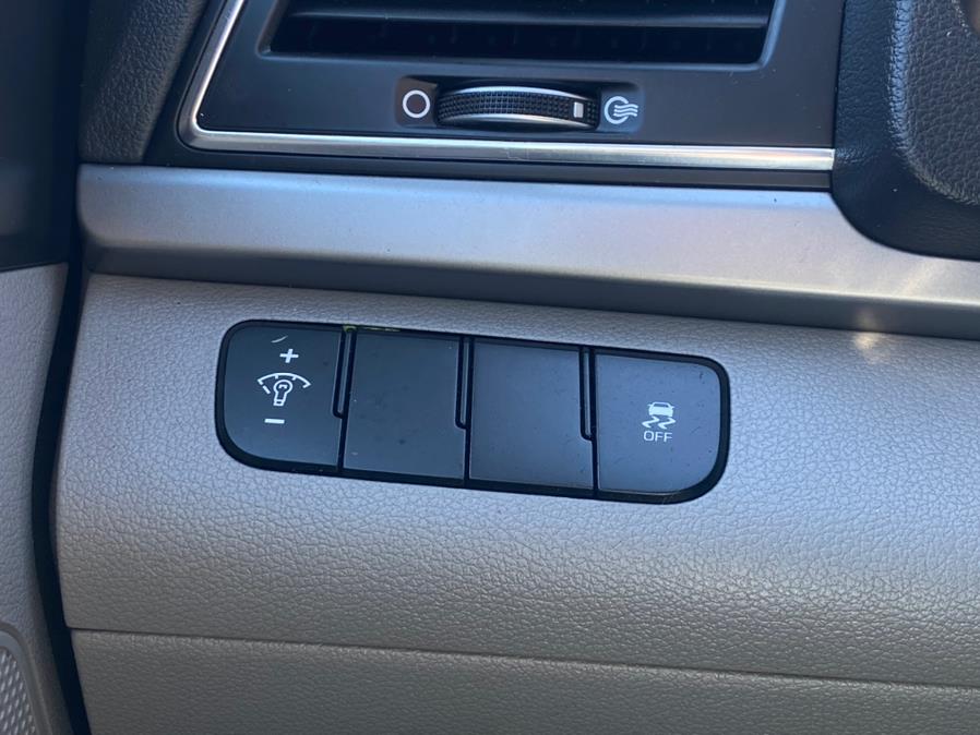 2017 Hyundai Elantra SE 2.0L Auto (Ulsan Plant), available for sale in Irvington , New Jersey | Auto Haus of Irvington Corp. Irvington , New Jersey 2017 Hyundai Elantra SE 2.0L Auto (Ulsan Plant), available for sale in Irvington , New Jersey | Auto Haus of Irvington Corp. Irvington , New Jersey