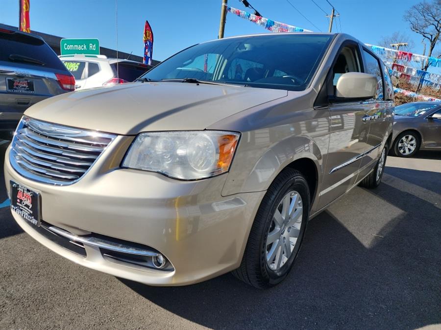 2015 Chrysler Town & Country 4dr Wgn Touring, available for sale in Islip, New York | L.I. Auto Gallery. Islip, New York