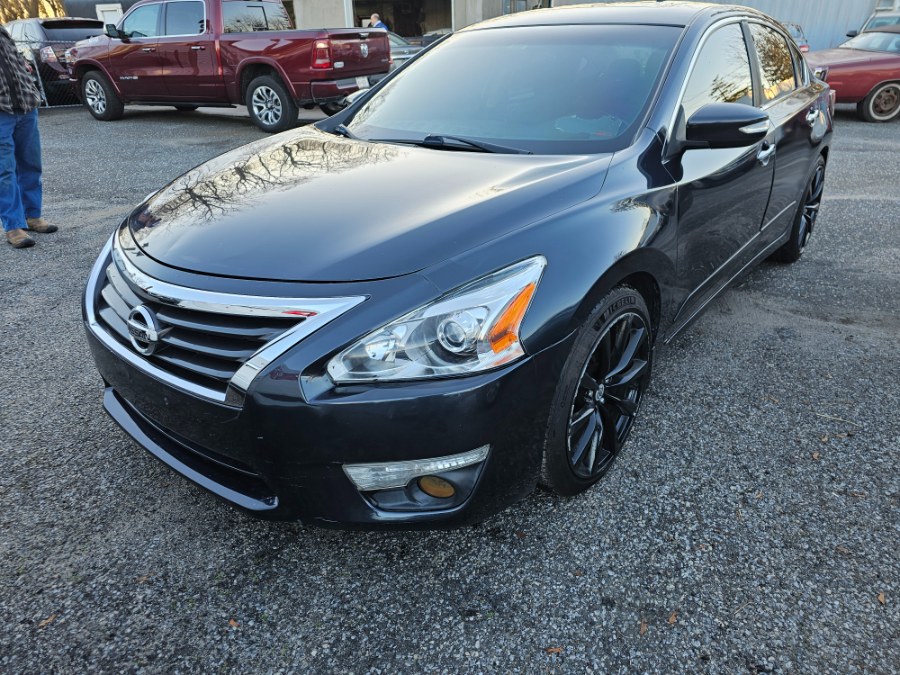 Used 2015 Nissan Altima in Patchogue, New York | Romaxx Truxx. Patchogue, New York