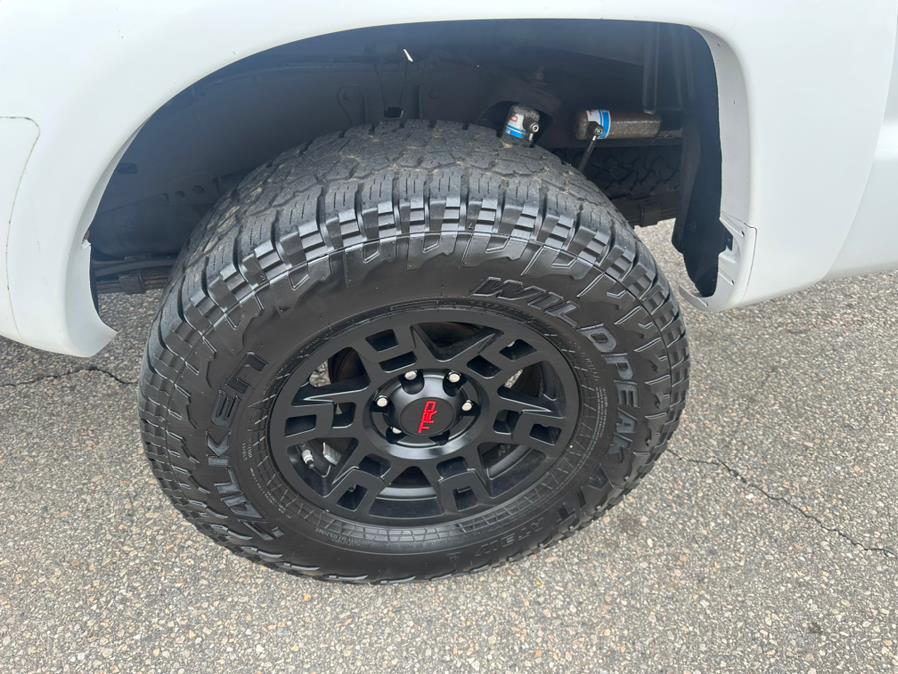 2015 Toyota Tacoma 4WD Double Cab V6 AT TRD Pro (Natl), available for sale in South Windsor, Connecticut | Mike And Tony Auto Sales, Inc. South Windsor, Connecticut 2015 Toyota Tacoma 4WD Double Cab V6 AT TRD Pro (Natl), available for sale in South Windsor, Connecticut | Mike And Tony Auto Sales, Inc. South Windsor, Connecticut