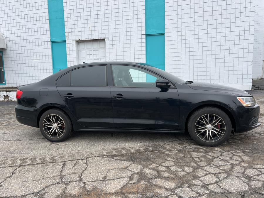 2014 Volkswagen Jetta Sedan 4dr Auto SE w/Connectivity/Sunroof PZEV, available for sale in Milford, Connecticut | Dealertown Auto Wholesalers. Milford, Connecticut
