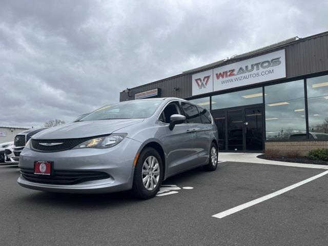 2020 Chrysler Voyager L, available for sale in Stratford, Connecticut | Wiz Leasing Inc. Stratford, Connecticut