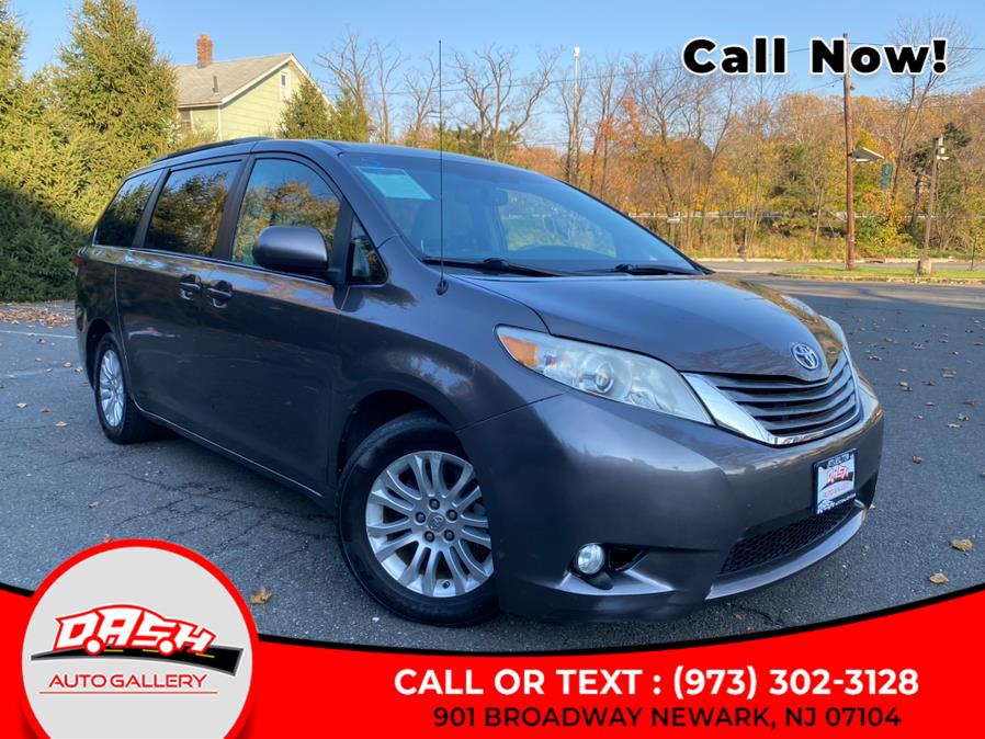 2013 Toyota Sienna 5dr 7-Pass Van V6 XLE AAS FWD (Natl), available for sale in Newark, New Jersey | Dash Auto Gallery Inc.. Newark, New Jersey