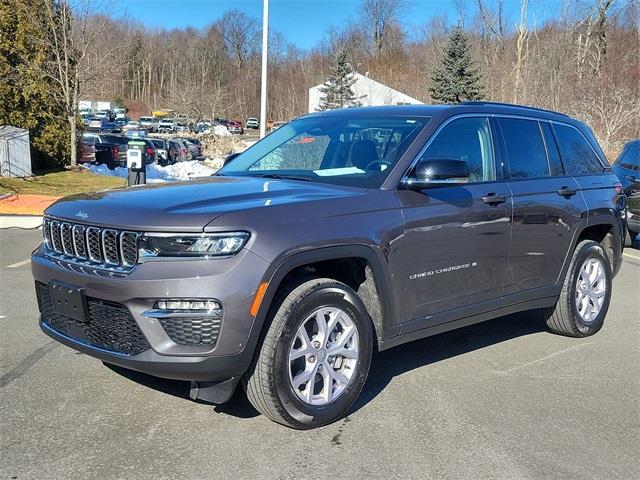 2022 Jeep Grand Cherokee Limited, available for sale in Avon, Connecticut | Sullivan Automotive Group. Avon, Connecticut