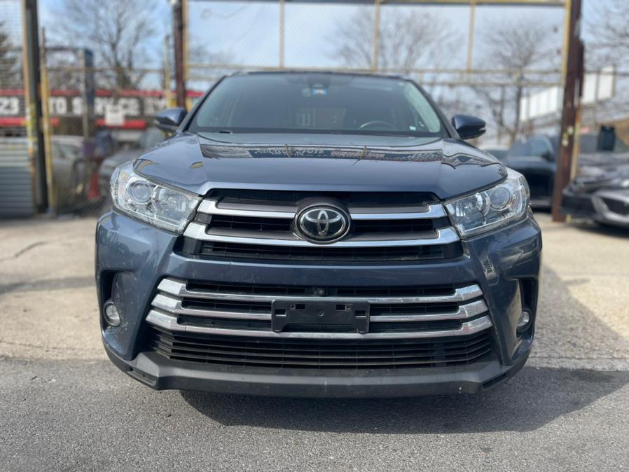 2019 Toyota Highlander Limited V6 AWD (Natl), available for sale in BROOKLYN, New York | Deals on Wheels International Auto. BROOKLYN, New York