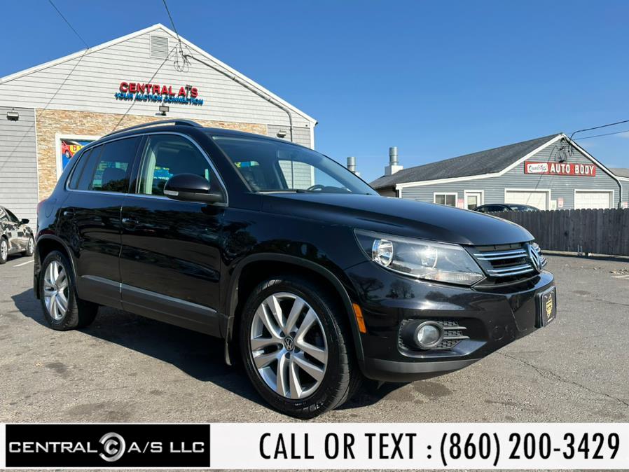 2013 Volkswagen Tiguan 4WD 4dr Auto SE w/Sunroof & Nav, available for sale in East Windsor, Connecticut | Central A/S LLC. East Windsor, Connecticut