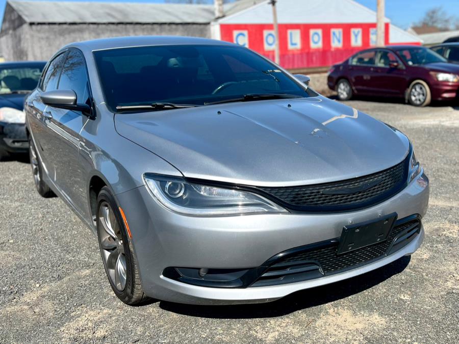 2015 Chrysler 200 4dr Sdn S FWD, available for sale in Wallingford, Connecticut | Wallingford Auto Center LLC. Wallingford, Connecticut