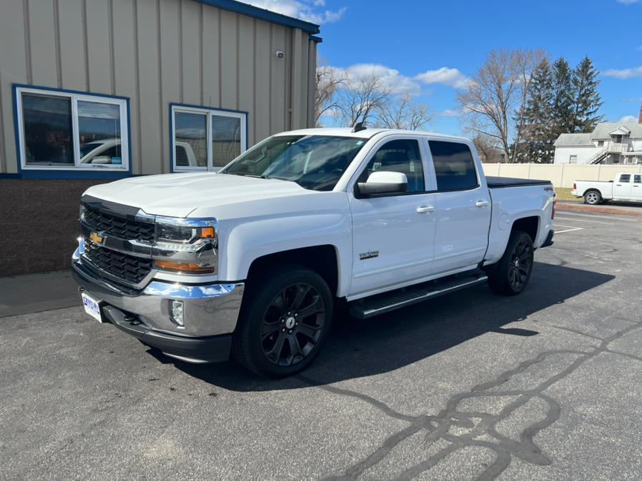 2017 Chevrolet Silverado 1500 4WD Crew Cab 143.5" LT w/2LT, available for sale in East Windsor, Connecticut | Century Auto And Truck. East Windsor, Connecticut