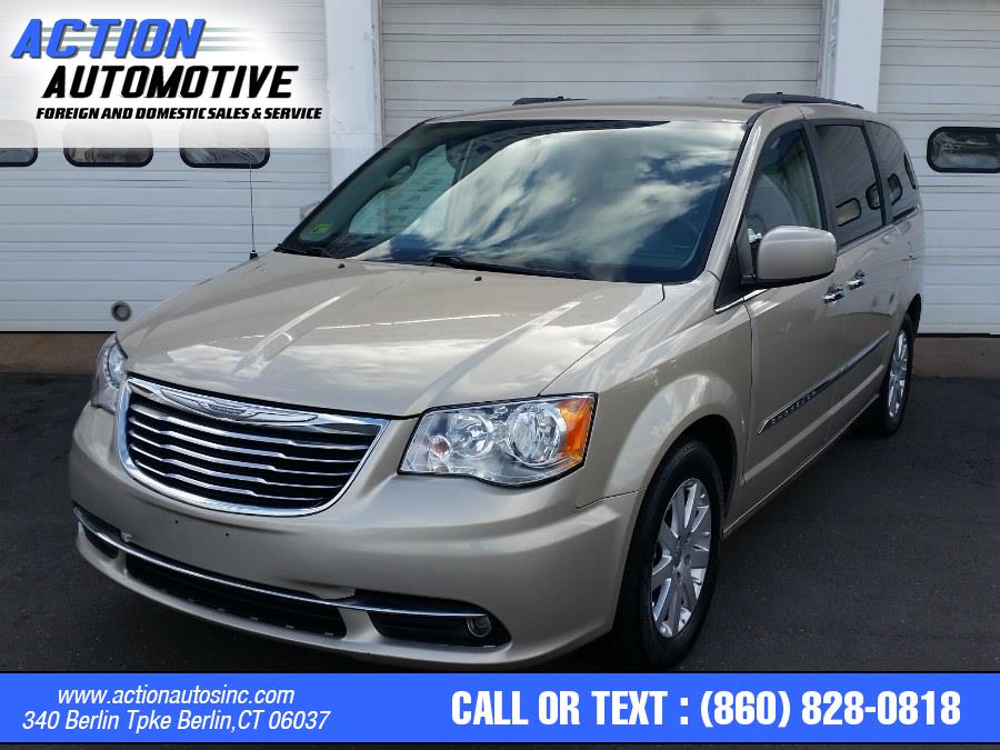 2016 Chrysler Town & Country 4dr Wgn Touring, available for sale in Berlin, Connecticut | Action Automotive. Berlin, Connecticut