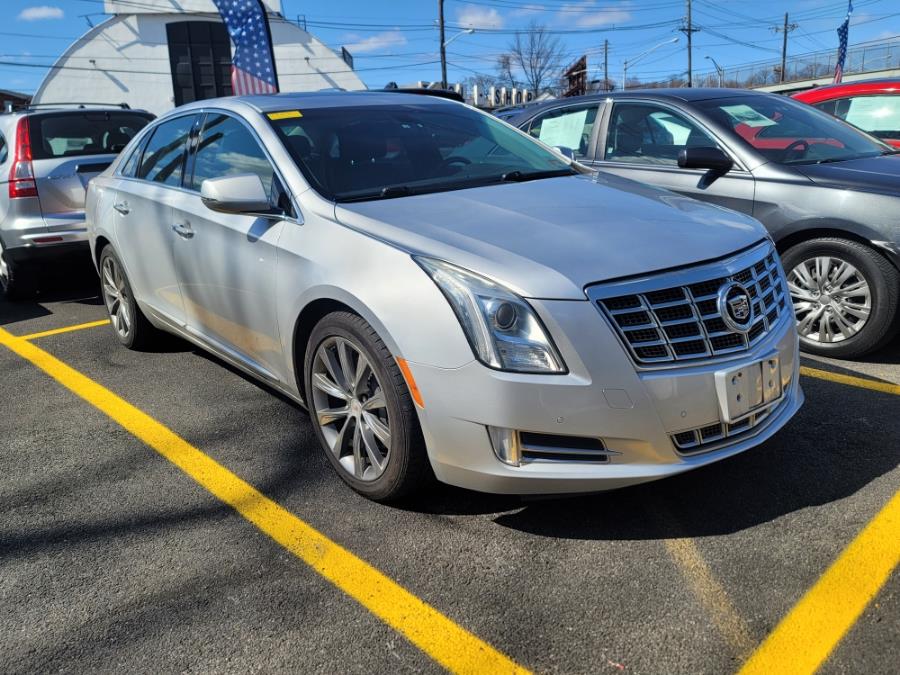 Used 2013 Cadillac XTS in Lodi, New Jersey | AW Auto & Truck Wholesalers, Inc. Lodi, New Jersey