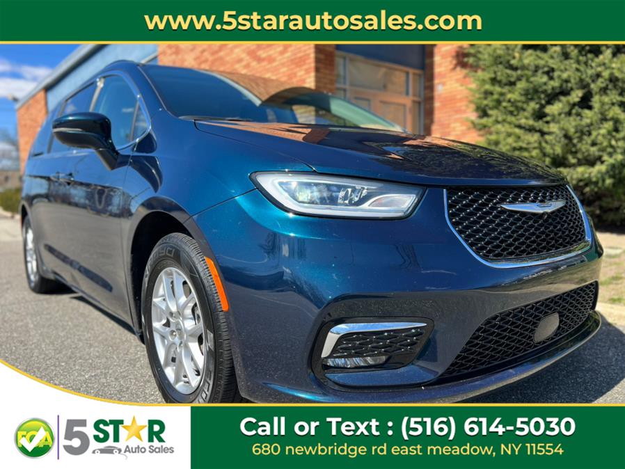 Used 2022 Chrysler Pacifica in East Meadow, New York | 5 Star Auto Sales Inc. East Meadow, New York