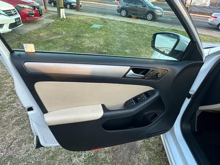 Volkswagen Jetta Sedan 2015 in Danbury, Waterbury, Hartford, Torrington
