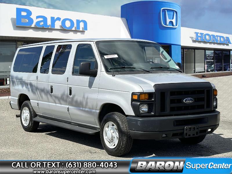 Used 2009 Ford Econoline Wagon in Patchogue, New York | Baron Supercenter. Patchogue, New York