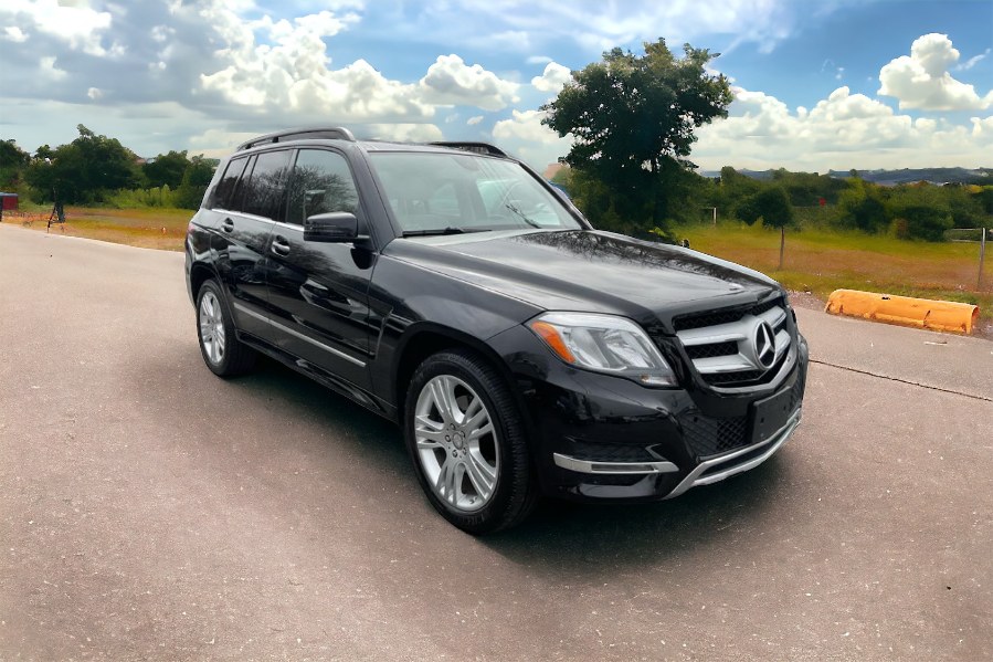 2015 Mercedes-Benz GLK-Class 4MATIC 4dr GLK 350, available for sale in Waterbury, Connecticut | Jim Juliani Motors. Waterbury, Connecticut