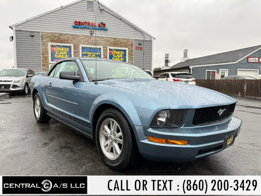 2006 Ford Mustang 2dr Conv Deluxe, available for sale in East Windsor, Connecticut | Central A/S LLC. East Windsor, Connecticut