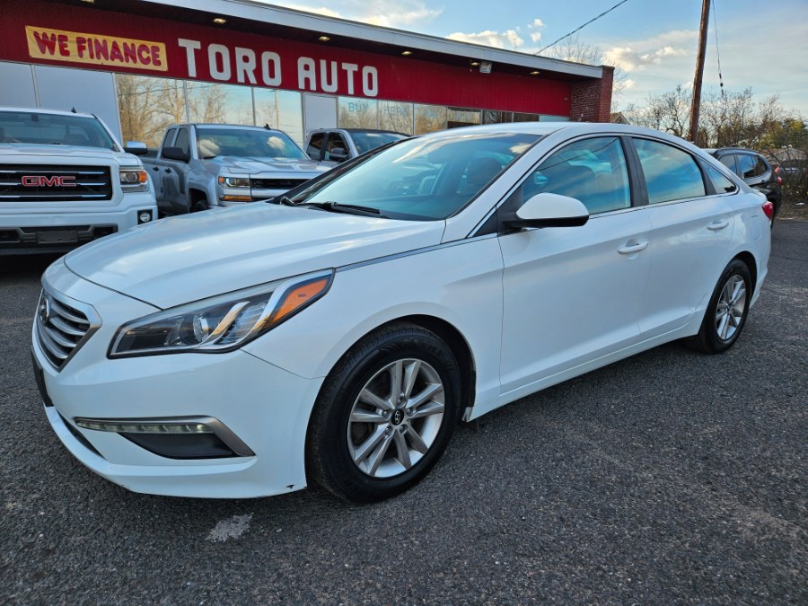 2015 Hyundai Sonata 4dr Sdn 2.4L SE, available for sale in East Windsor, Connecticut | Toro Auto. East Windsor, Connecticut