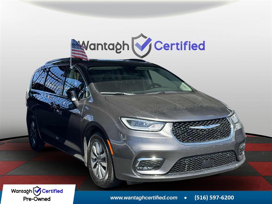 2021 Chrysler Pacifica Hybrid Touring L FWD, available for sale in Wantagh, New York | Wantagh Certified. Wantagh, New York