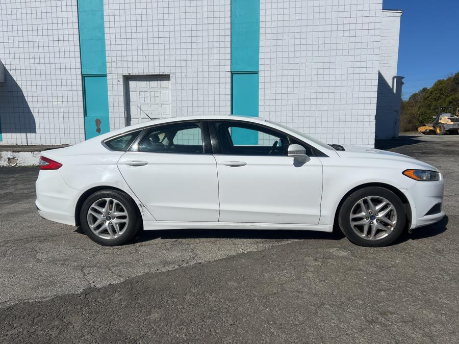 2014 Ford Fusion 4dr Sdn SE FWD, available for sale in Milford, Connecticut | Dealertown Auto Wholesalers. Milford, Connecticut