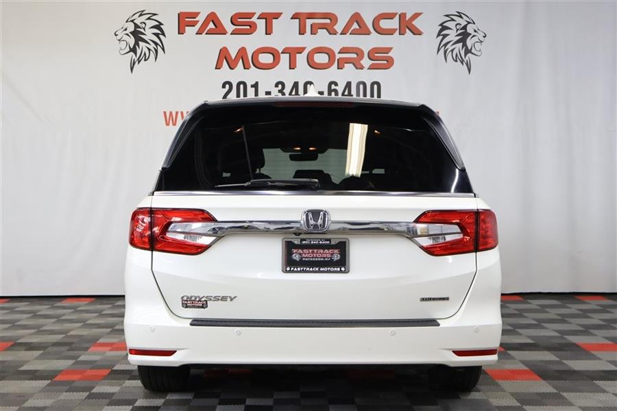 2018 Honda Odyssey Touring photo 4