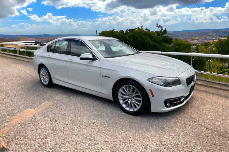 2015 BMW 5 Series 4dr Sdn 528i xDrive AWD, available for sale in Waterbury, Connecticut | Jim Juliani Motors. Waterbury, Connecticut
