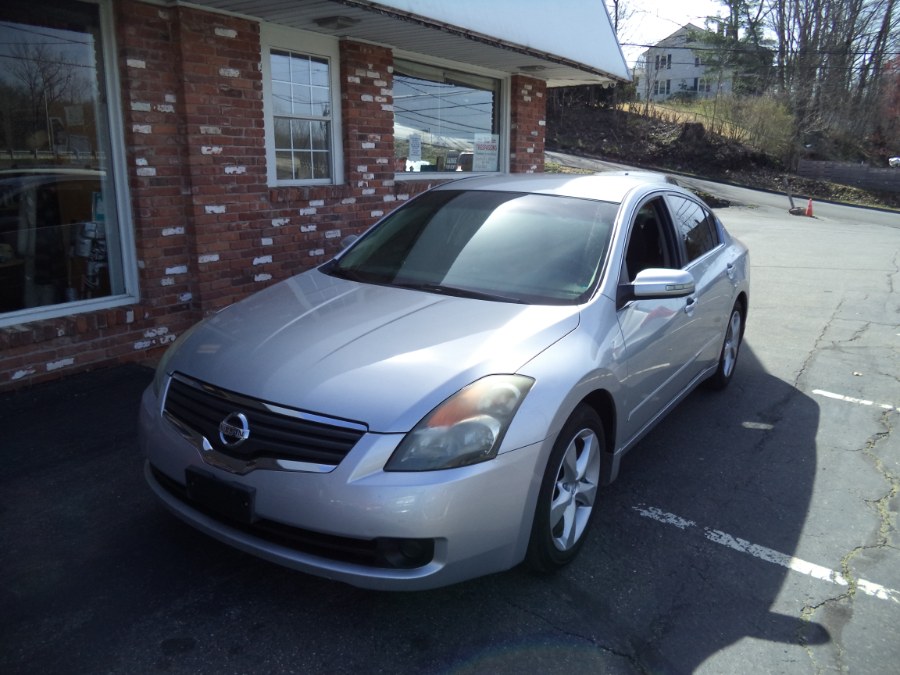 2007 Nissan Altima 4dr Sdn V6 CVT 3.5 SE, available for sale in Naugatuck, Connecticut | Riverside Motorcars, LLC. Naugatuck, Connecticut