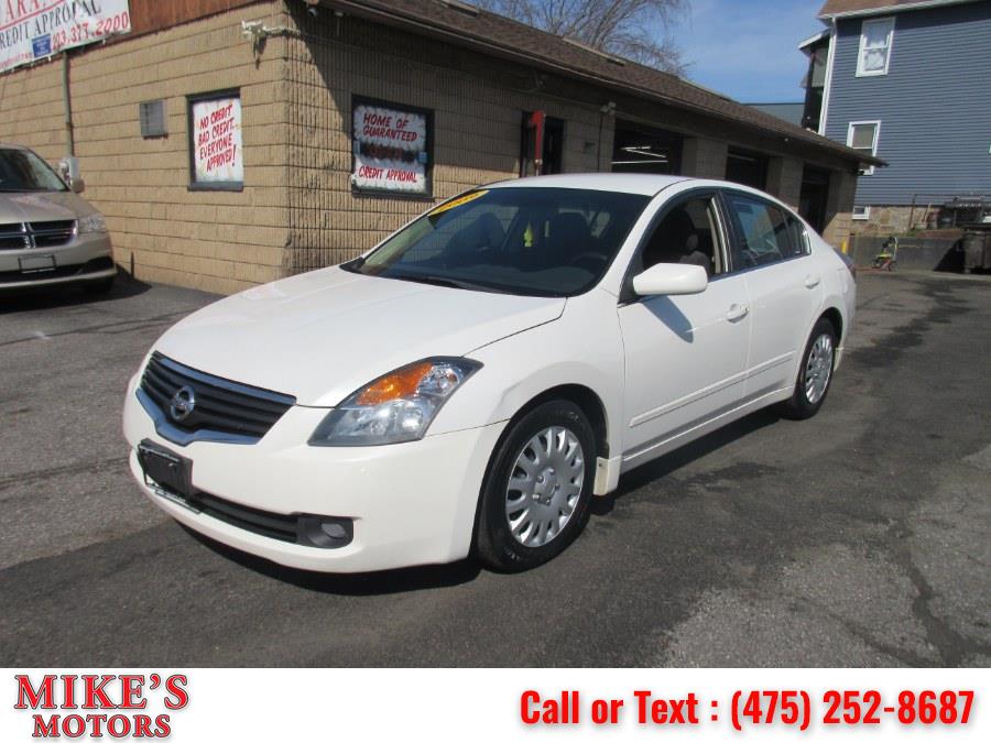 2009 Nissan Altima 4dr Sdn I4 CVT 2.5 S, available for sale in Stratford, Connecticut | Mike's Motors LLC. Stratford, Connecticut