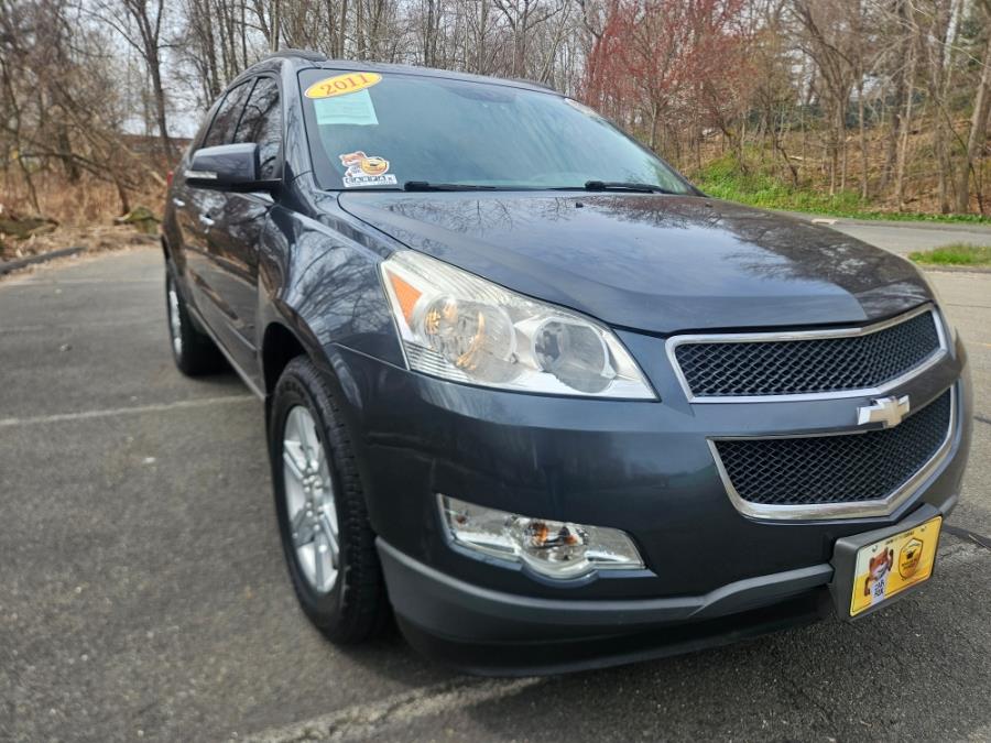 2011 Chevrolet Traverse AWD 4dr LT w/1LT, available for sale in New Britain, Connecticut | Supreme Automotive. New Britain, Connecticut