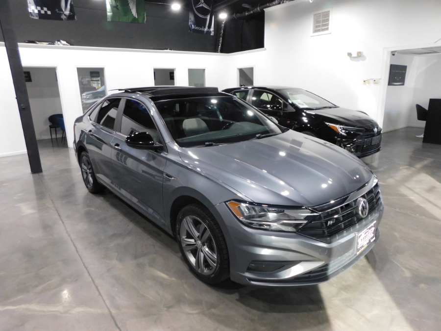 2019 Volkswagen Jetta R-Line Auto w/SULEV, available for sale in Lodi, New Jersey | Soliman Motors. Lodi, New Jersey 2019 Volkswagen Jetta R-Line Auto w/SULEV, available for sale in Lodi, New Jersey | Soliman Motors. Lodi, New Jersey