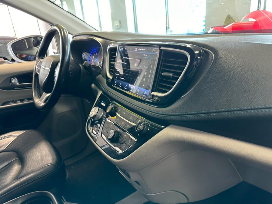 2021 Chrysler Pacifica Touring L FWD, available for sale in Inwood, New York | 5 Towns Drive. Inwood, New York 2021 Chrysler Pacifica Touring L FWD, available for sale in Inwood, New York | 5 Towns Drive. Inwood, New York