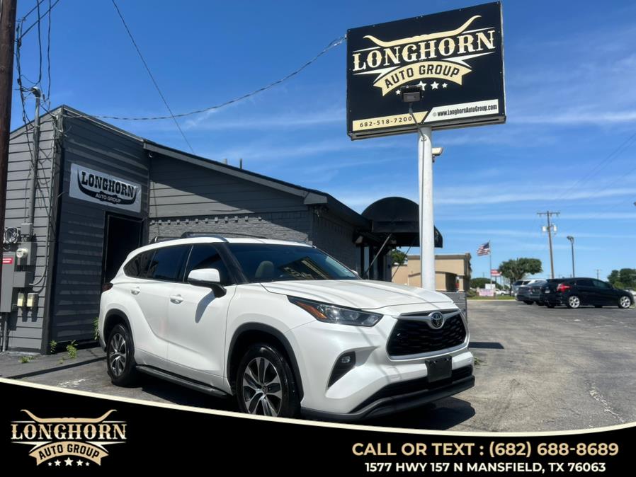 2020 Toyota Highlander XLE FWD (Natl), available for sale in Mansfield, Texas | Longhorn Auto Group. Mansfield, Texas