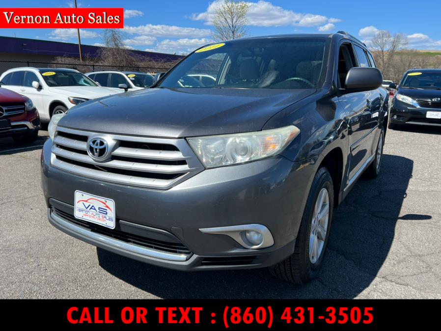 Used 2011 Toyota Highlander in Manchester, Connecticut | Vernon Auto Sale & Service. Manchester, Connecticut
