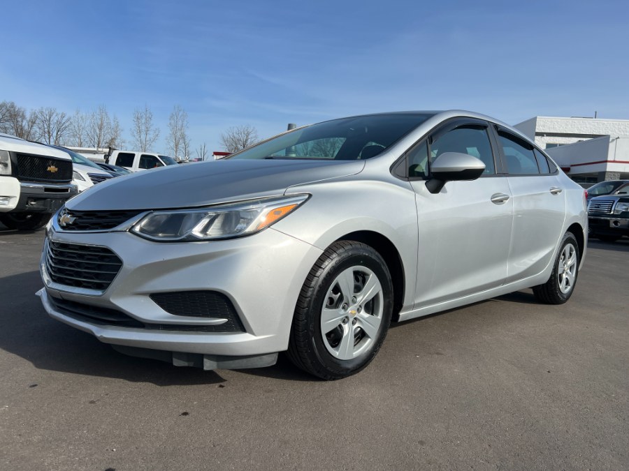 Used 2018 Chevrolet Cruze in Ortonville, Michigan | Marsh Auto Sales LLC. Ortonville, Michigan