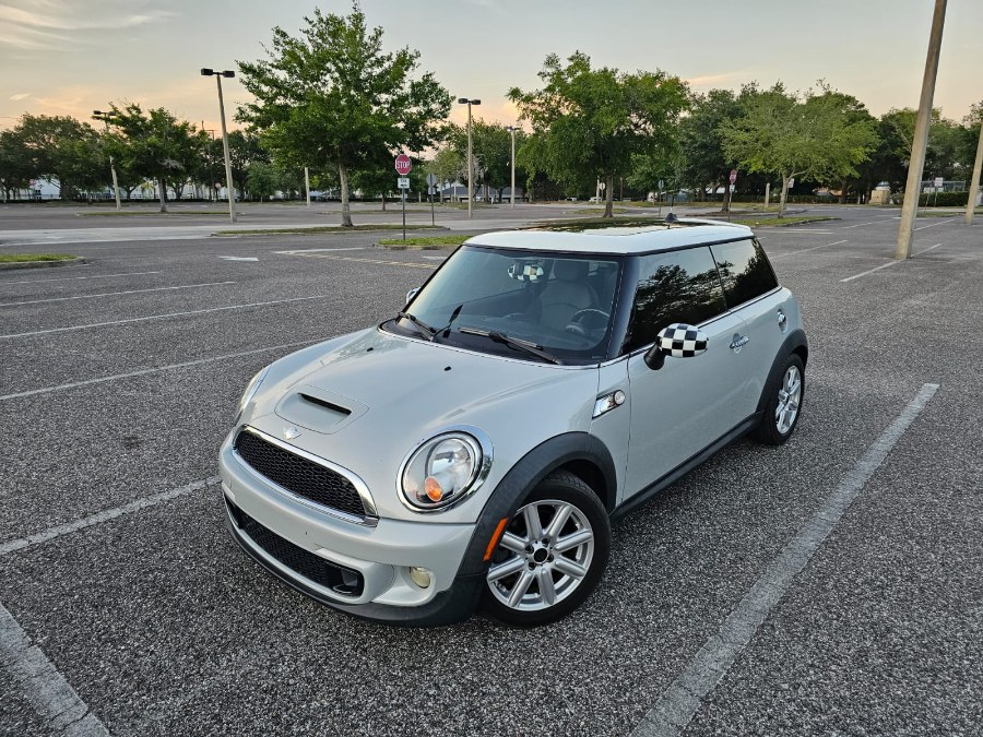2011 MINI Cooper Hardtop 2dr Cpe S, available for sale in Longwood, Florida | Majestic Autos Inc.. Longwood, Florida