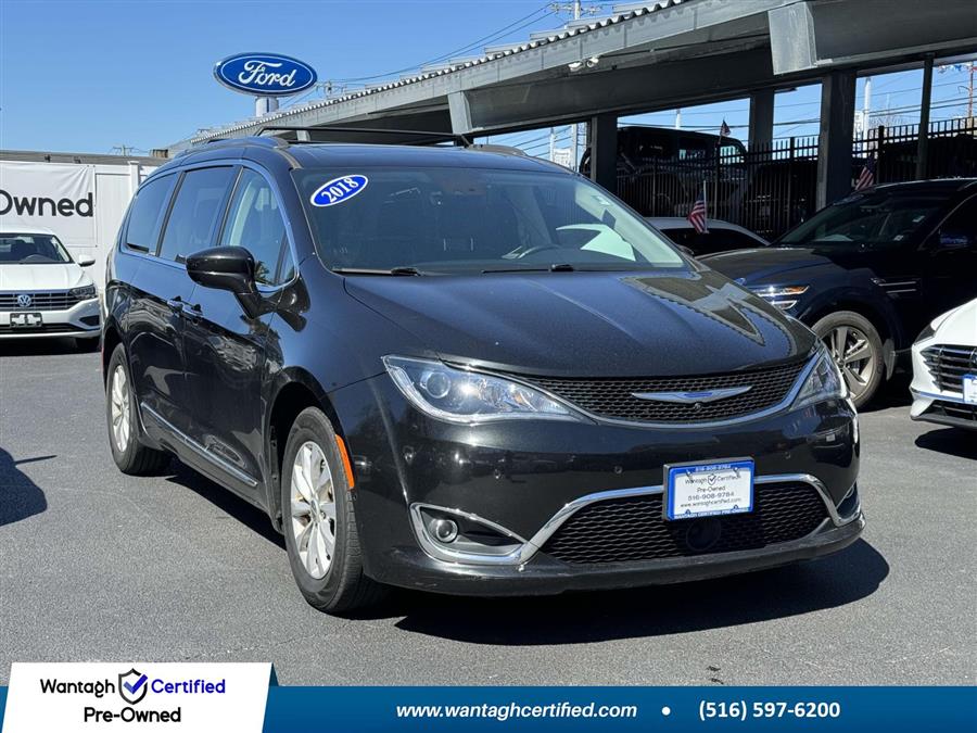 Used 2018 Chrysler Pacifica in Wantagh, New York | Wantagh Certified. Wantagh, New York