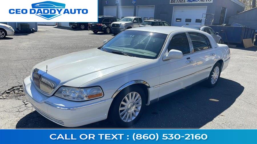 Used 2003 Lincoln Town Car in Online only, Connecticut | CEO DADDY AUTO. Online only, Connecticut