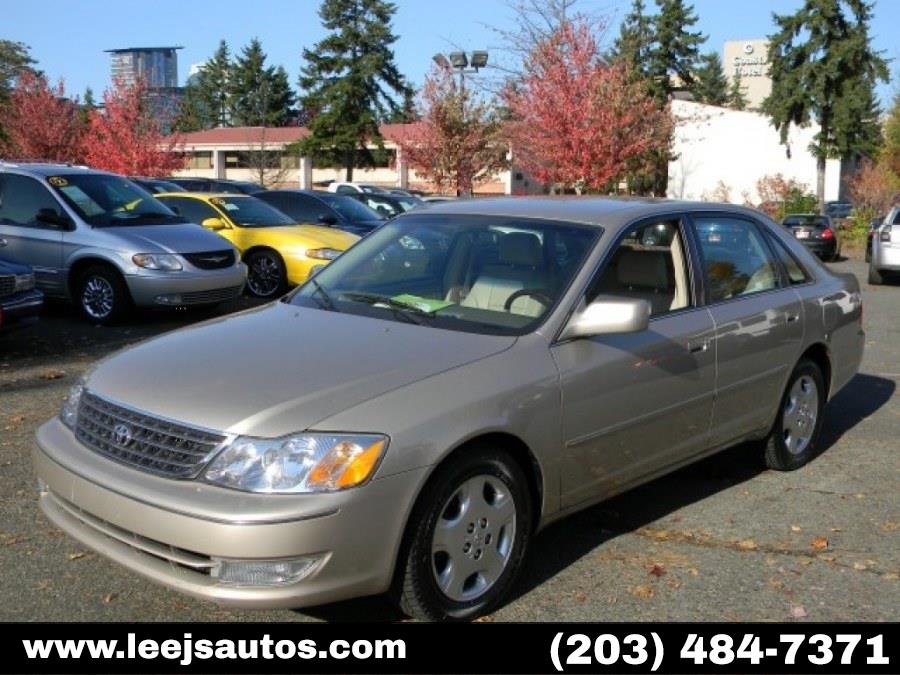 2000 Toyota Avalon 4dr Sdn XLS w/Bucket Seats, available for sale in North Branford, Connecticut | LeeJ's Auto Sales & Service. North Branford, Connecticut