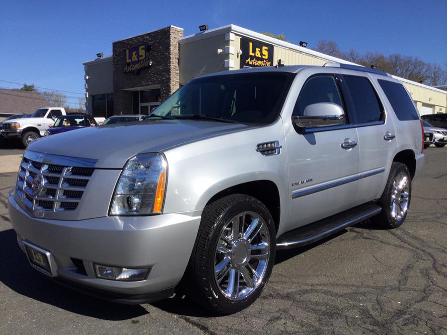 2012 Cadillac Escalade AWD 4dr Luxury, available for sale in Plantsville, Connecticut | L&S Automotive LLC. Plantsville, Connecticut