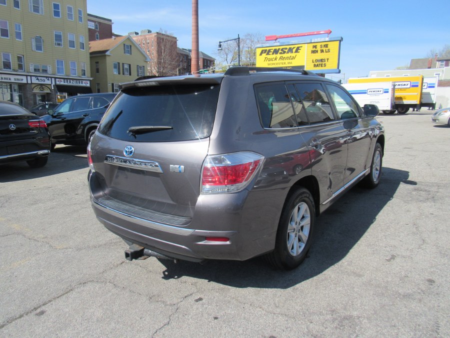 2013 Toyota Highlander Hybrid Base, available for sale in Worcester, Massachusetts | Hilario's Auto Sales Inc.. Worcester, Massachusetts 2013 Toyota Highlander Hybrid Base, available for sale in Worcester, Massachusetts | Hilario's Auto Sales Inc.. Worcester, Massachusetts