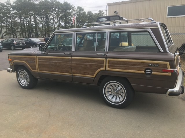 Used 1988 Jeep Grand Wagoneer in Naugatuck, Connecticut | Riverside Motorcars, LLC. Naugatuck, Connecticut