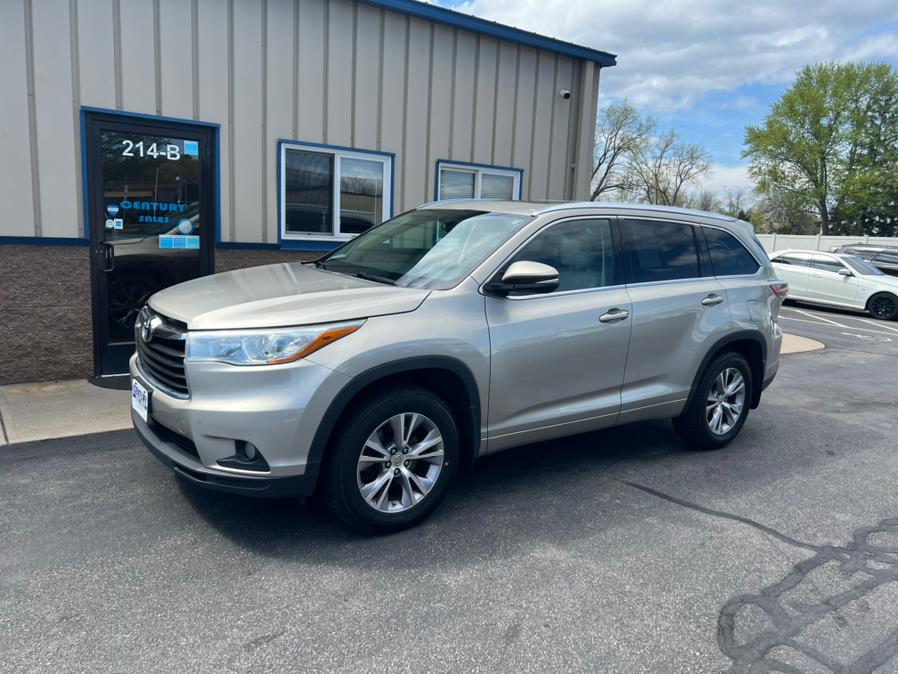 2015 Toyota Highlander AWD 4dr V6 XLE (Natl), available for sale in East Windsor, Connecticut | Century Auto And Truck. East Windsor, Connecticut
