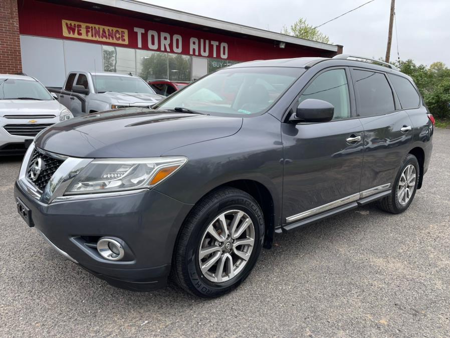 2014 Nissan Pathfinder 4WD 4dr SL, available for sale in East Windsor, Connecticut | Toro Auto. East Windsor, Connecticut