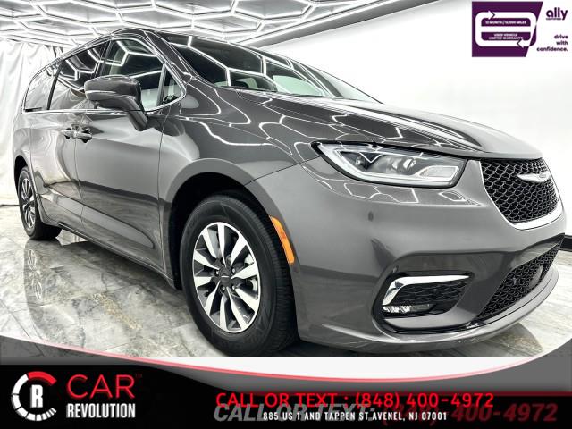 Used 2022 Chrysler Pacifica in Avenel, New Jersey | Car Revolution. Avenel, New Jersey