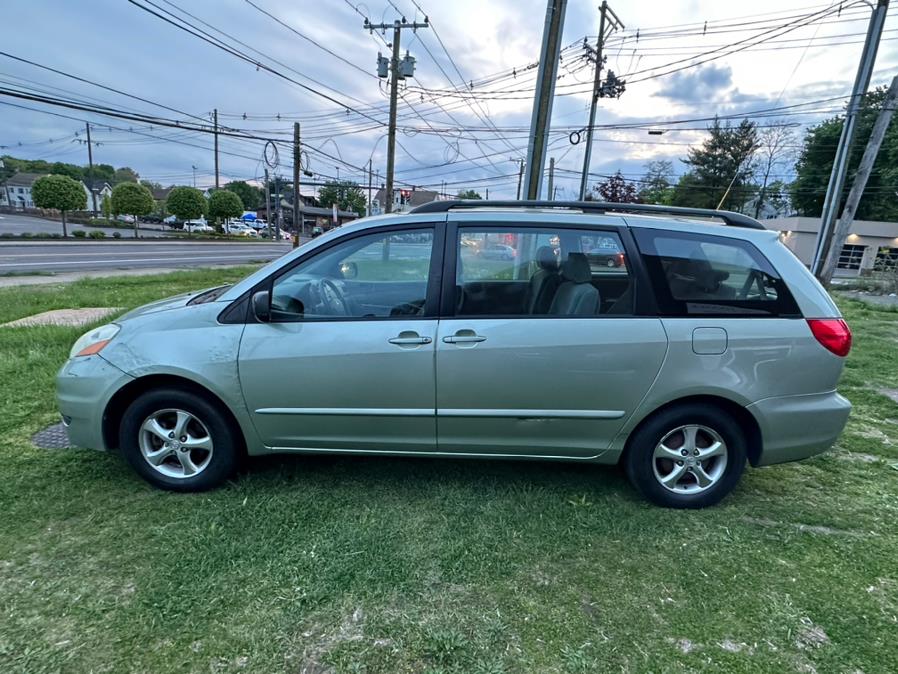 Used 2006 Toyota Sienna in Danbury, Connecticut | Safe Used Auto Sales LLC. Danbury, Connecticut