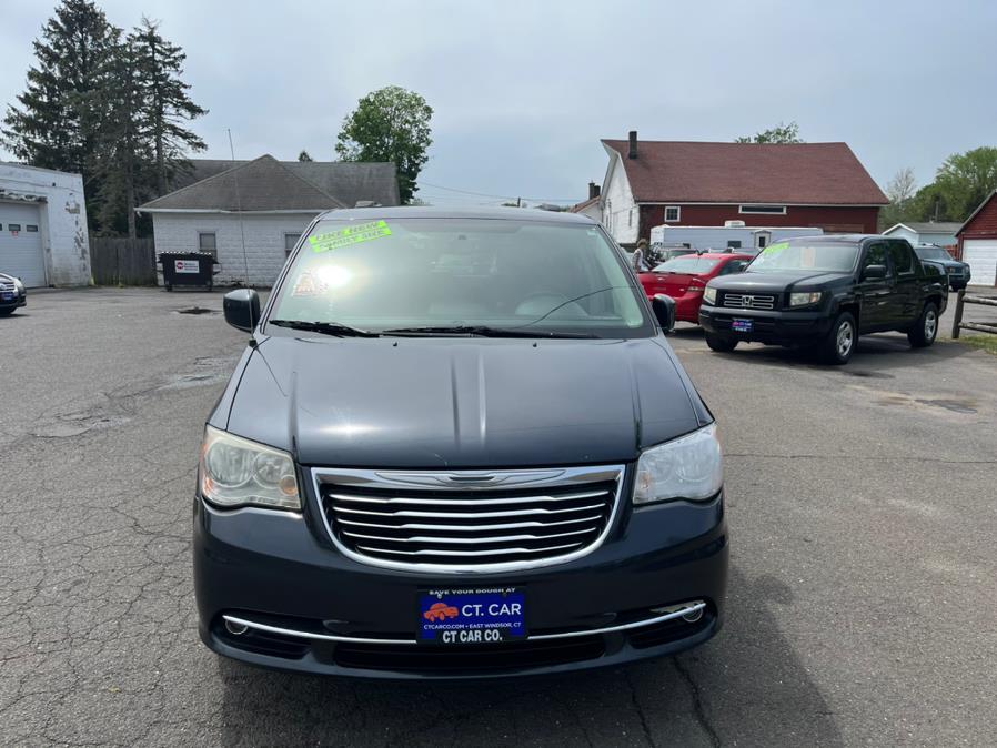 2013 Chrysler Town & Country 4dr Wgn Touring, available for sale in East Windsor, Connecticut | CT Car Co LLC. East Windsor, Connecticut