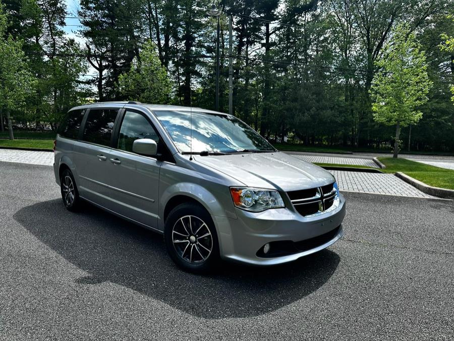 Used Dodge Grand Caravan SXT Wagon 2017 | Chancellor Auto Grp Intl Co. Irvington, New Jersey