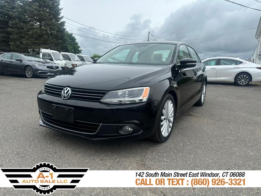 2011 Volkswagen Jetta Sedan 4dr Auto SEL w/Sunroof PZEV, available for sale in East Windsor, Connecticut | A1 Auto Sale LLC. East Windsor, Connecticut
